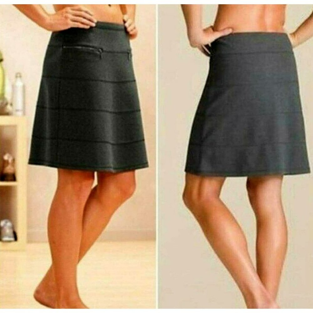 Athleta Strata Women's Gray A-Line Zipper Pockets Ponte Mini Skirt Petite Sz MP - Picture 2 of 11